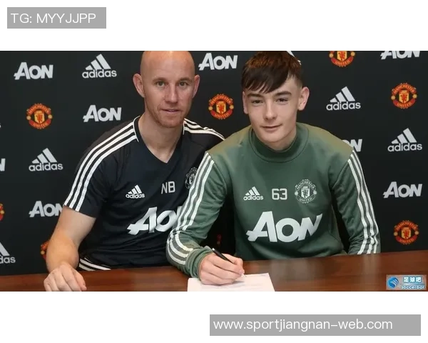 曼联新星哈迪签奖学金合同17岁后将转为职业合同